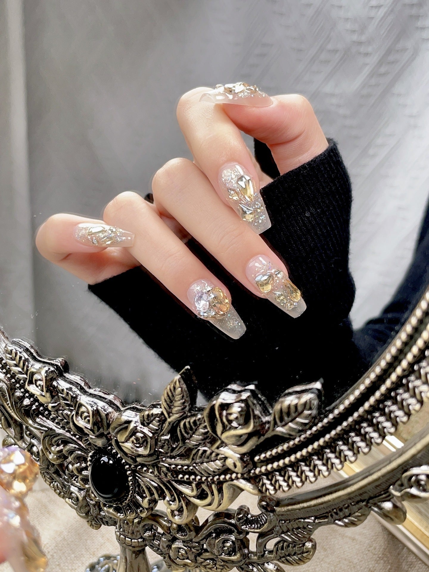 Aurora full of diamonds exploding in the starry sky, pure handmade wearing, nail and nail art, goddess temperament