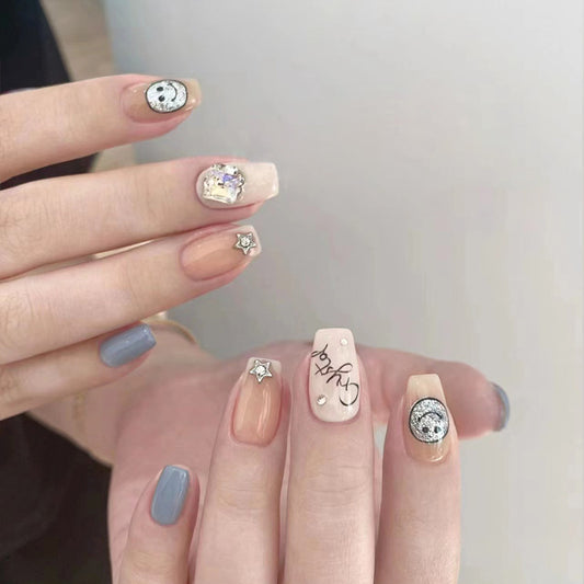 Wearing nail short style, sparkling pentagram diamond cute face, sweet fake nail product for girls